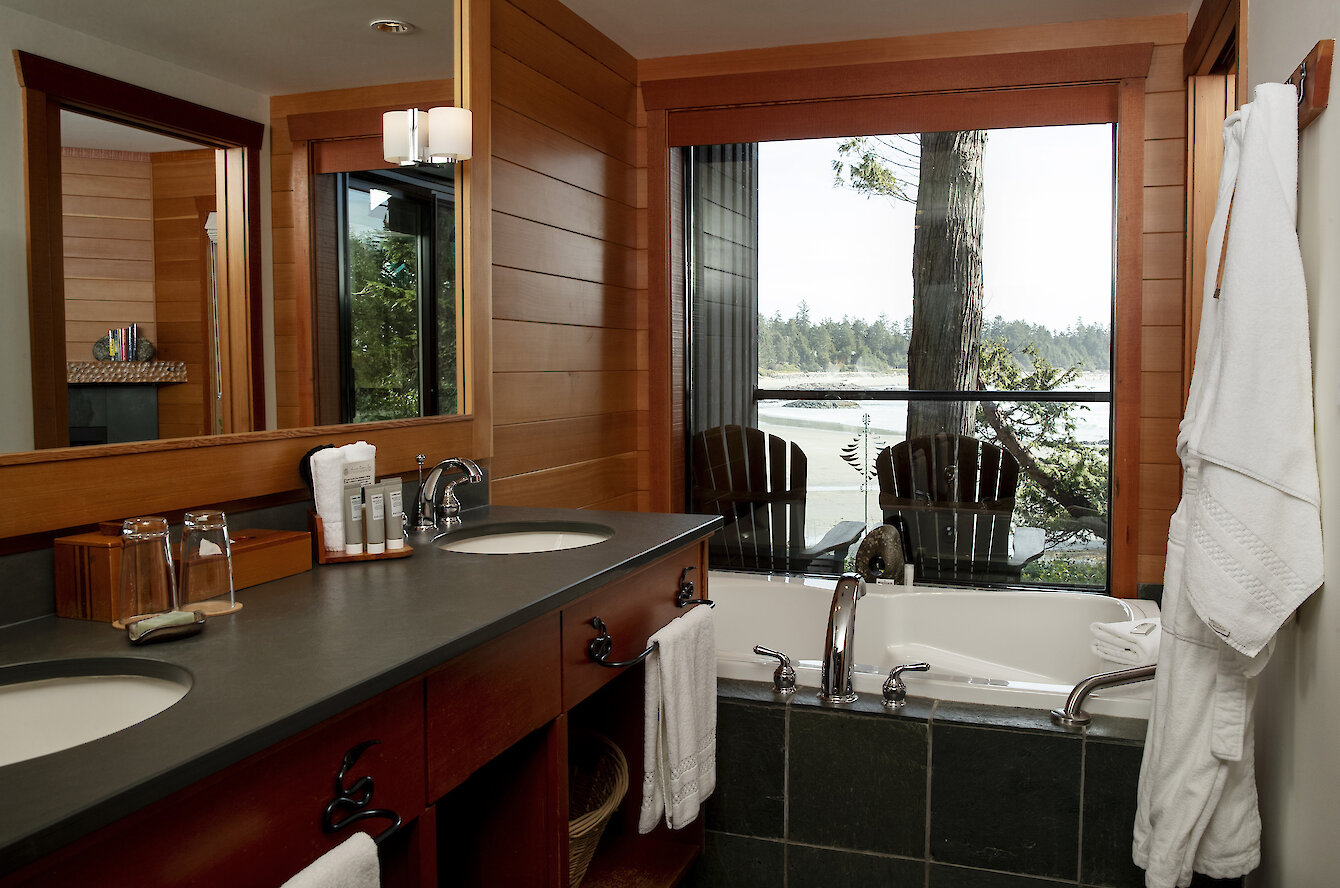 Beachcomber Suite Bathroom